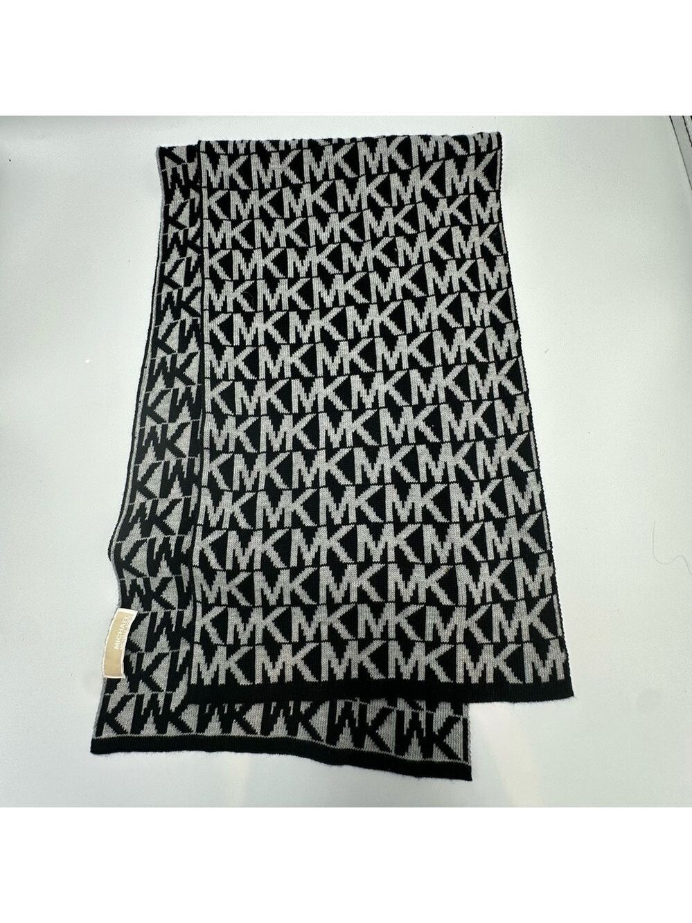 Michael Kors Women Signature Scarf Black & White Logo
